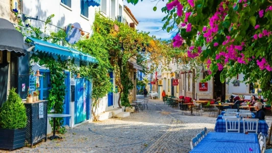 Ege'nin Saklı Köyleri Şirince Seferihisar Urla Alaçatı Turu / 2 Gece Konaklamalı / İstanbul Çıkışlı