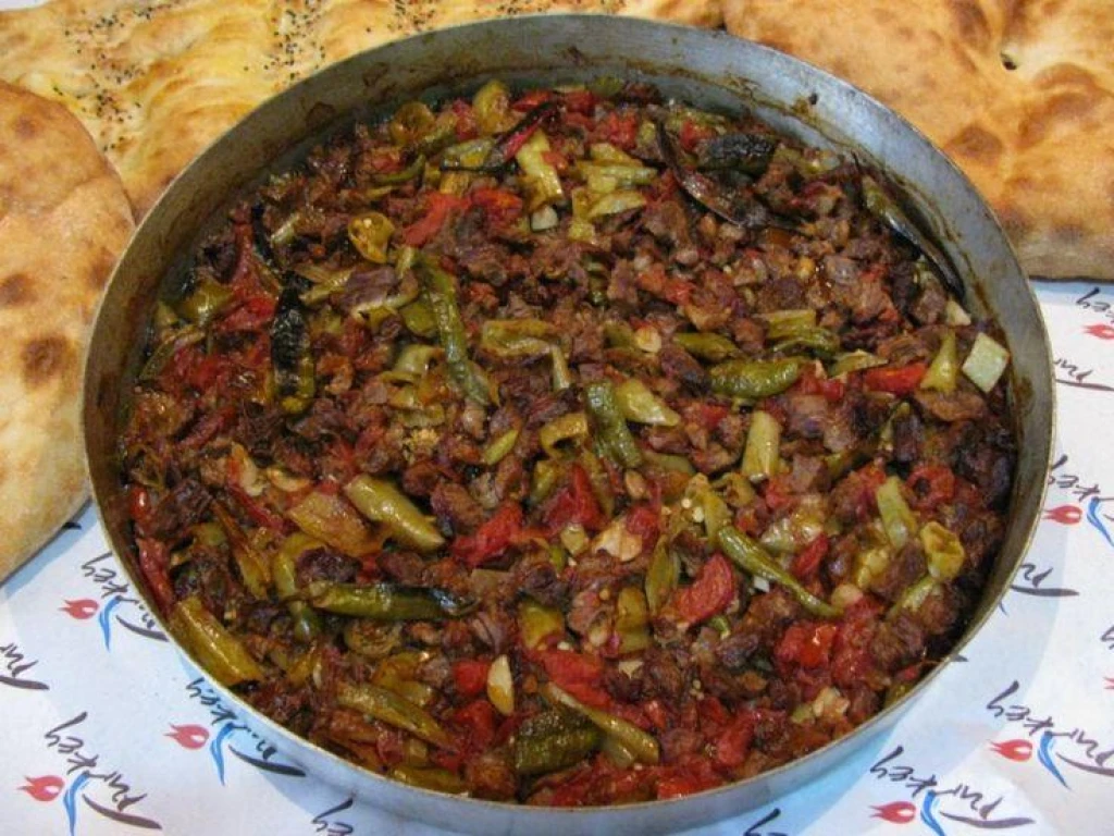 Nevşehir Tavası Nedir? Kapadokya’nın En Lezzetli Yöresel Yemeklerinden Biri