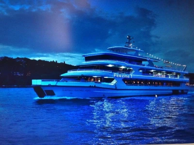 Night Cruise by Pereme Tour