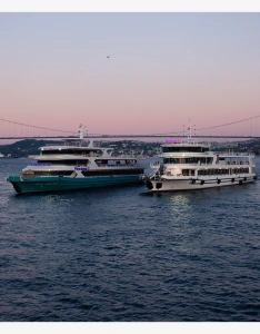 Night Cruise by Pereme Tour