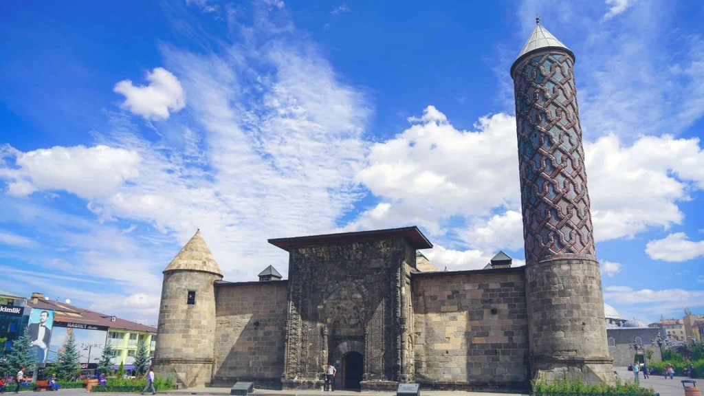 Uçaklı Van Kars ve Erzurum Turu / 3 Gece Otel Konaklamalı / Ankara Çıkışlı