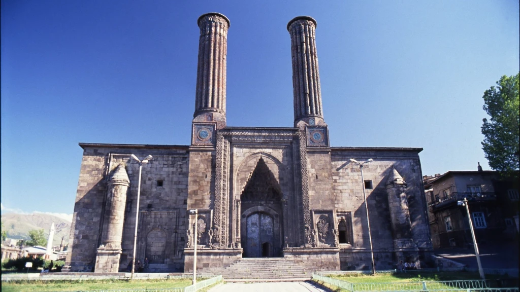 Uçaklı Van Kars ve Erzurum Turu / 3 Gece Otel Konaklamalı / Ankara Çıkışlı