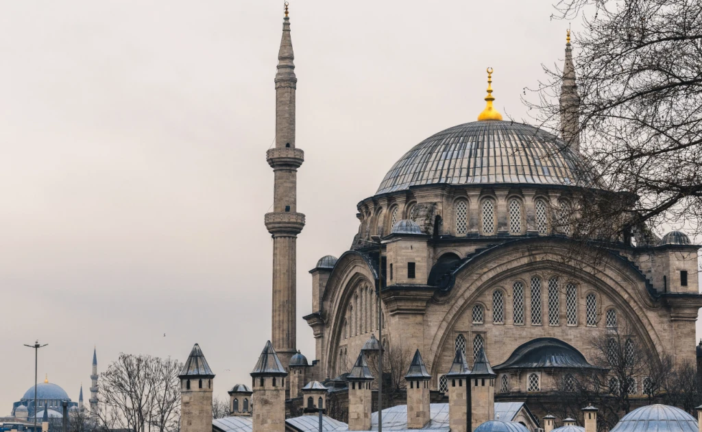 Ahmet Gülmez Rehberliğinde Kapalı Çarşı ve Çatıları Turu
