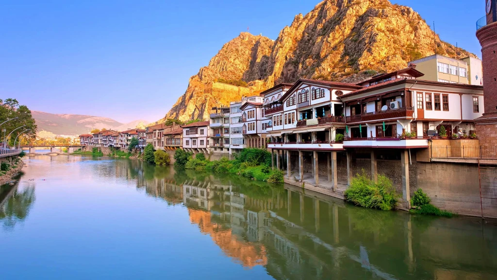 Boydan Boya Karadeniz & Batum Turu • Karadeniz’in Yeşilinden Batum’un Işıltısına