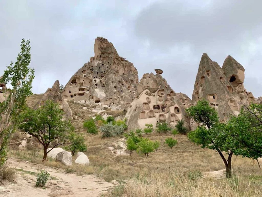 Kapadokya Mix Tur: Eşsiz Peri Bacaları ve Tarihi Yolculuk