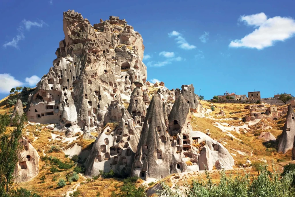Kapadokya Mix Tur: Eşsiz Peri Bacaları ve Tarihi Yolculuk