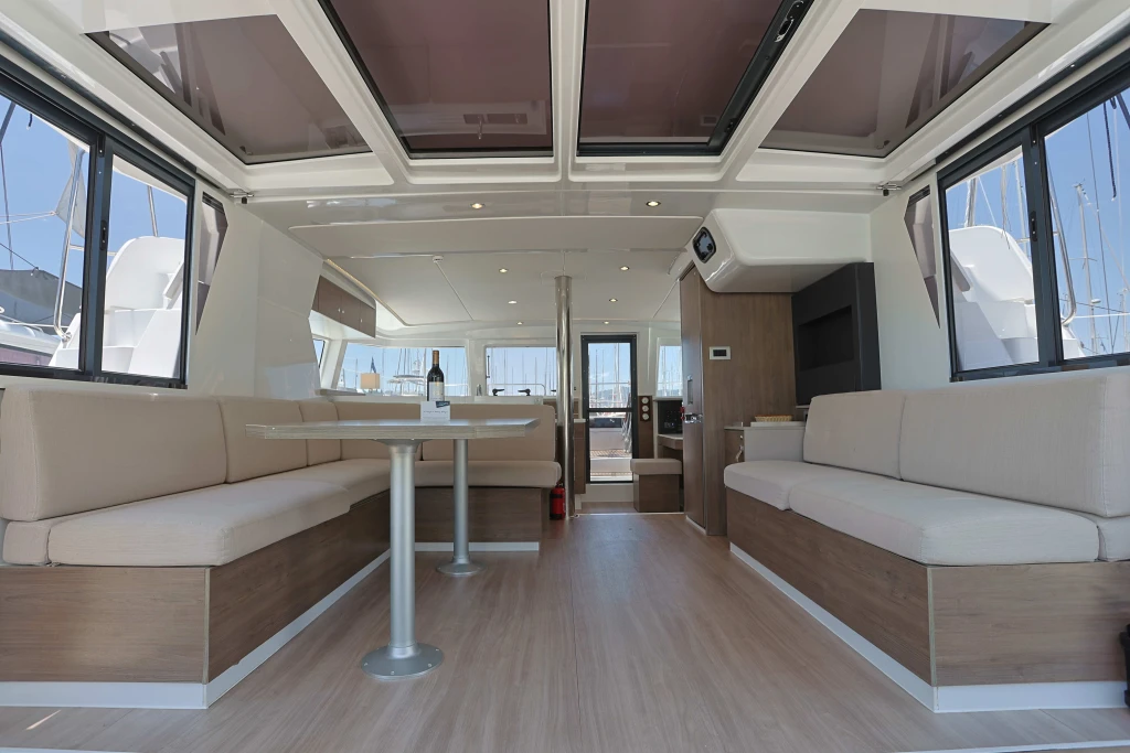 Bella II • Bali 4.2 Açık Alan, 2022 • Kiralama ve Yelken