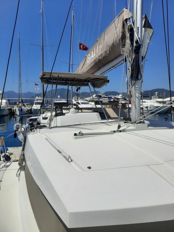 Grampis • Bali 4.1 Maxi Lounge, 2020 • Kiralama ve Yelken