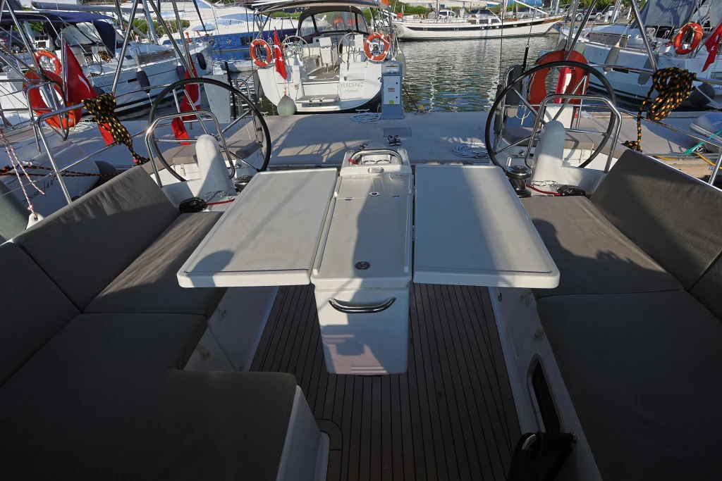 Yakamozi • Jeanneau Sun Odyssey 440 , 2022• Kiralama ve Yelkenli Gezi