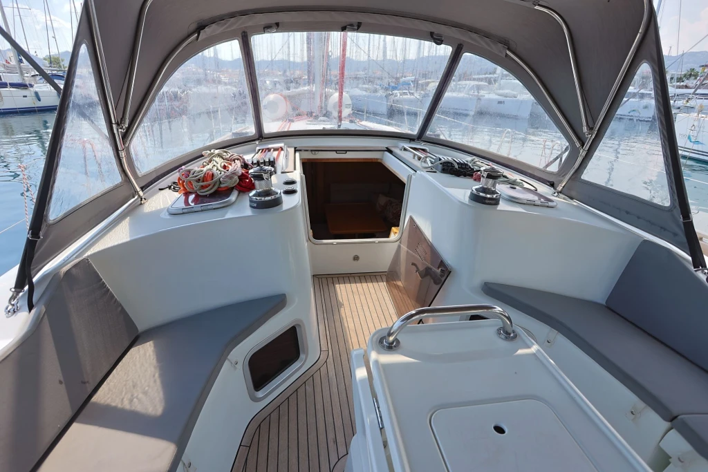 Capella II • Jeanneau Sun Odyssey 44İ , 2011• Kiralama & Yelken