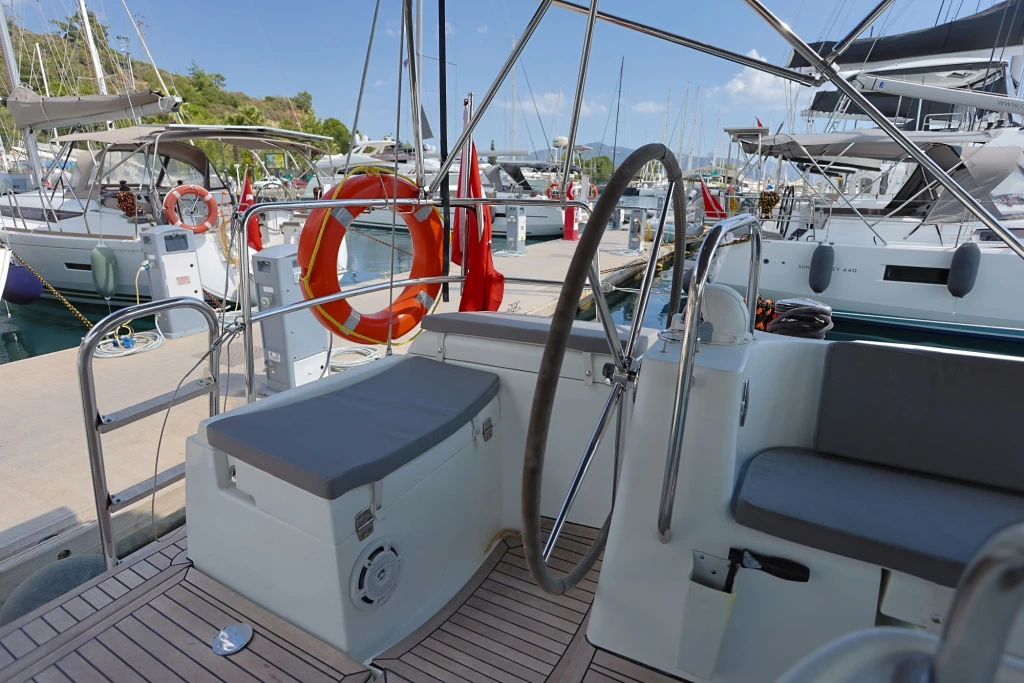 Capella II • Jeanneau Sun Odyssey 44İ , 2011• Kiralama & Yelken