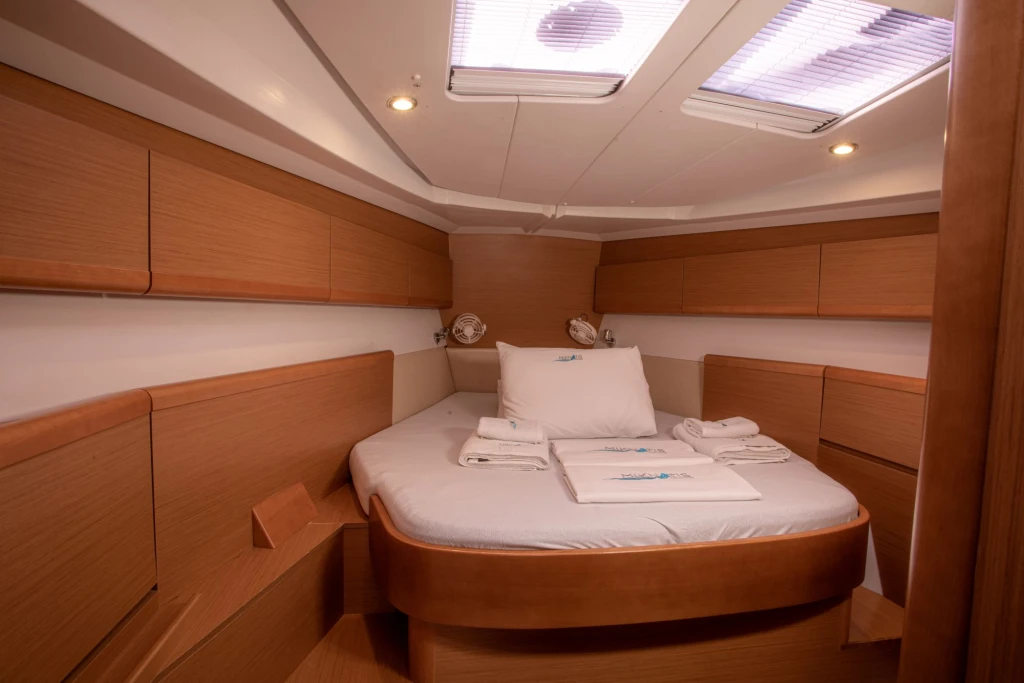 Capella II • Jeanneau Sun Odyssey 44İ , 2011• Kiralama & Yelken