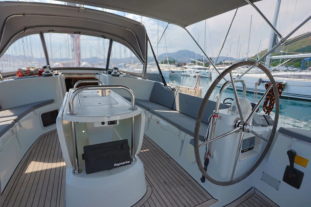 Capella II • Jeanneau Sun Odyssey 44İ , 2011• Kiralama & Yelken