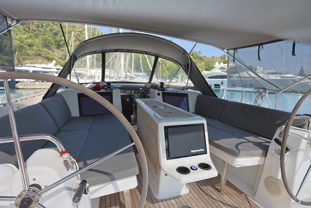 Desiree II • Dufour 412 Grand Large 2017 • Kiralama ve Yelken