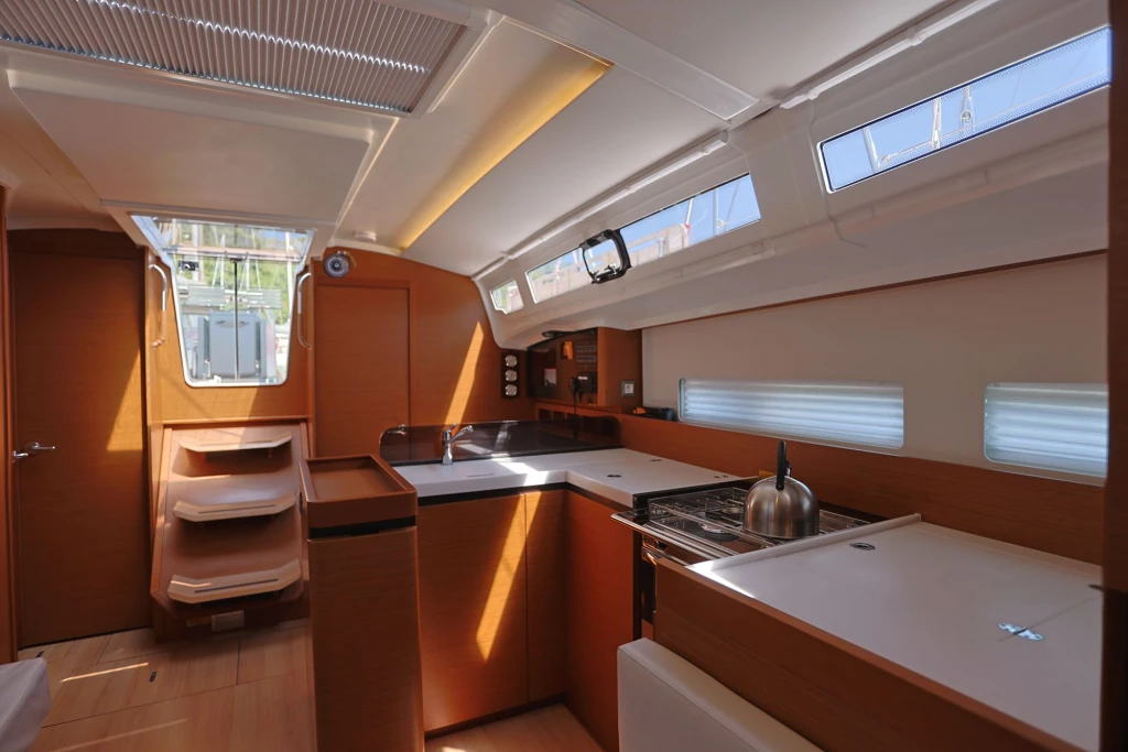 Sirius II • Jeanneau Yachts Sun Odyssey 410, 2022 • Kiralama ve Yelkencilik
