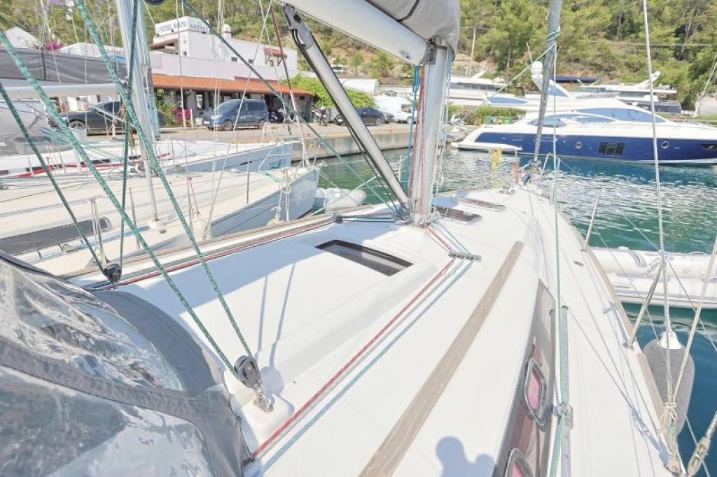 Çakıl • Beneteau Oceanis 34, 2010 • Kiralama ve Yelken
