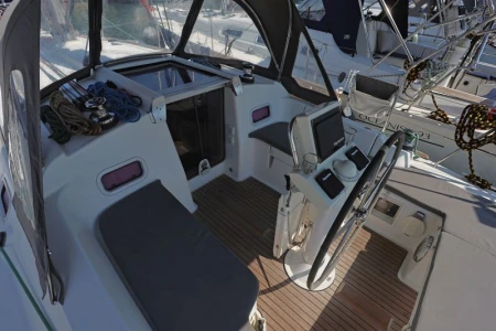 Çakıl • Beneteau Oceanis 34, 2010 • Kiralama ve Yelken
