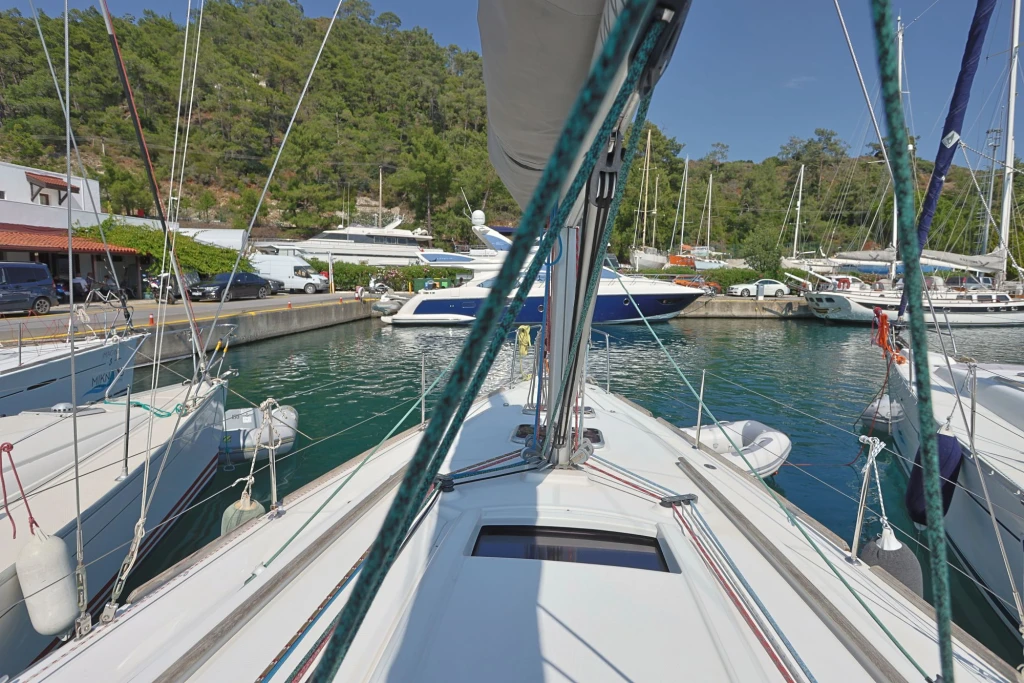 Çakıl • Beneteau Oceanis 34, 2010 • Kiralama ve Yelken
