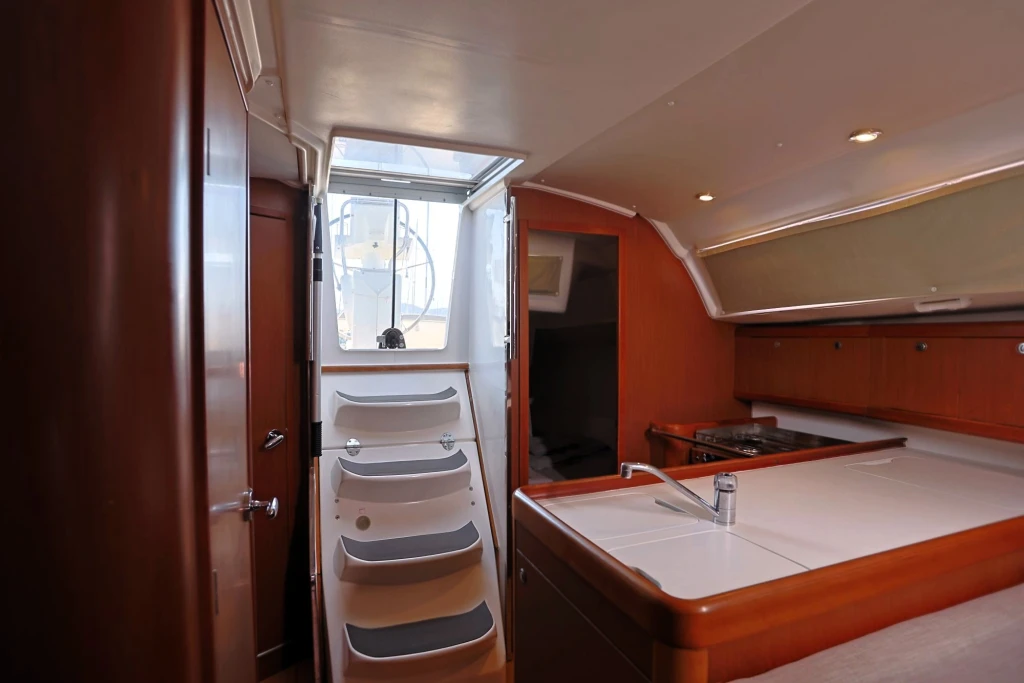 Çakıl • Beneteau Oceanis 34, 2010 • Kiralama ve Yelken

