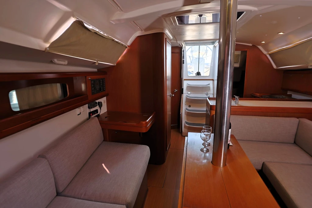Çakıl • Beneteau Oceanis 34, 2010 • Kiralama ve Yelken
