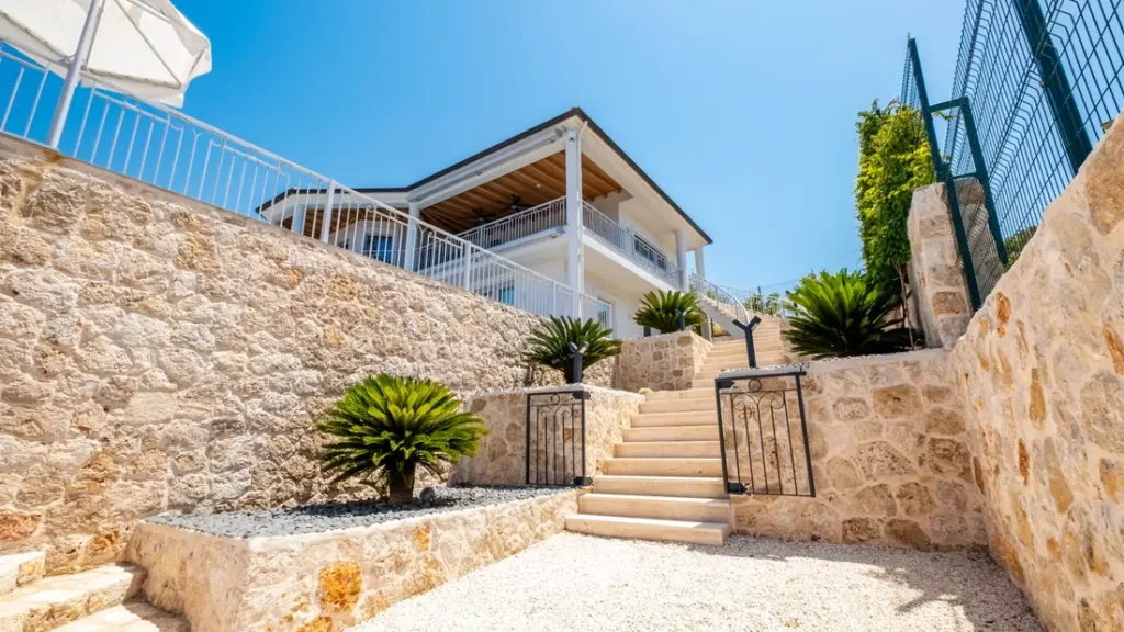 Sabine Villa