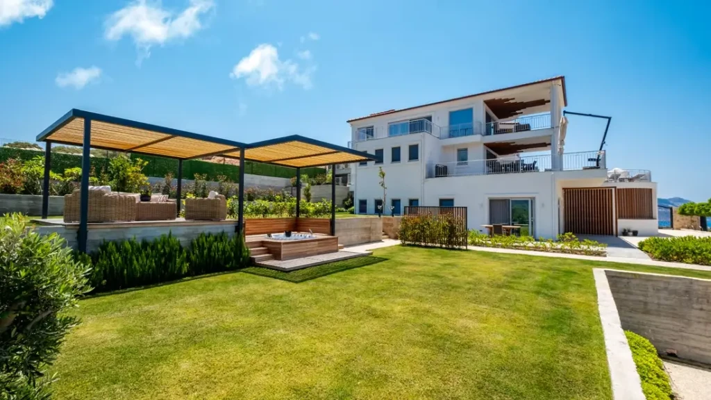 Sabine Villa
