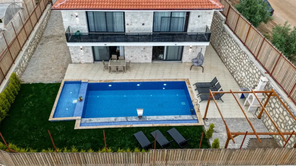 Lycia Hunter Villa