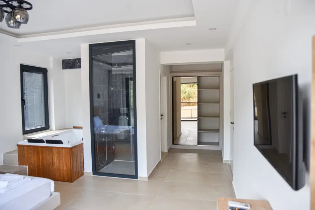 Villa Aris Life