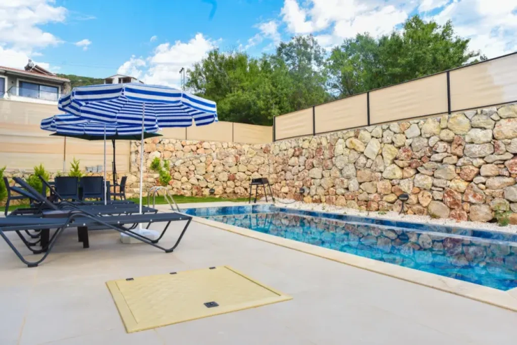 Villa Aris Life
