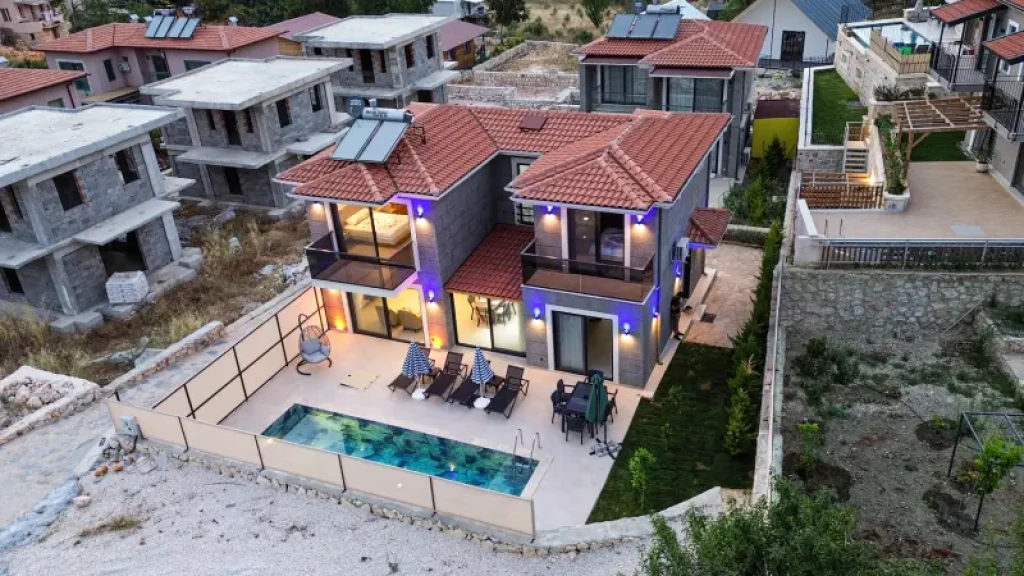 Villa Aris Life