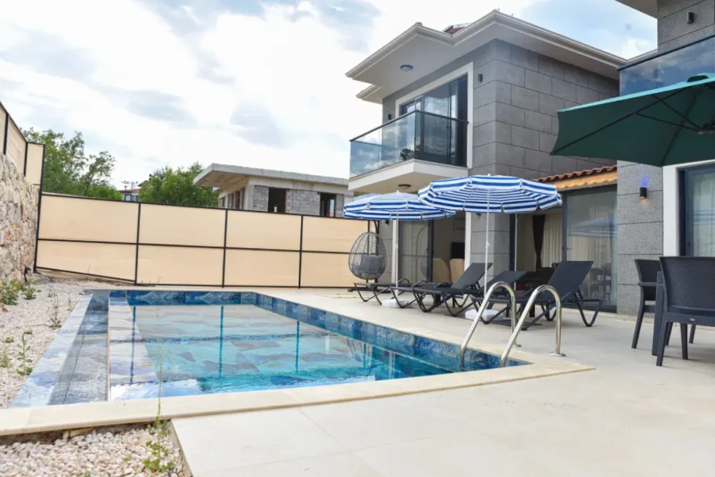 Villa Aris Life