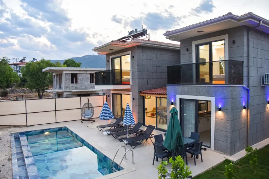 Villa Aris Life