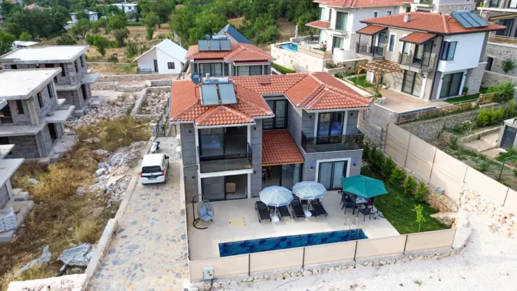 Villa Aris Life