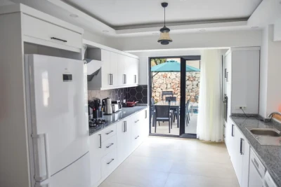 Villa Aris Life