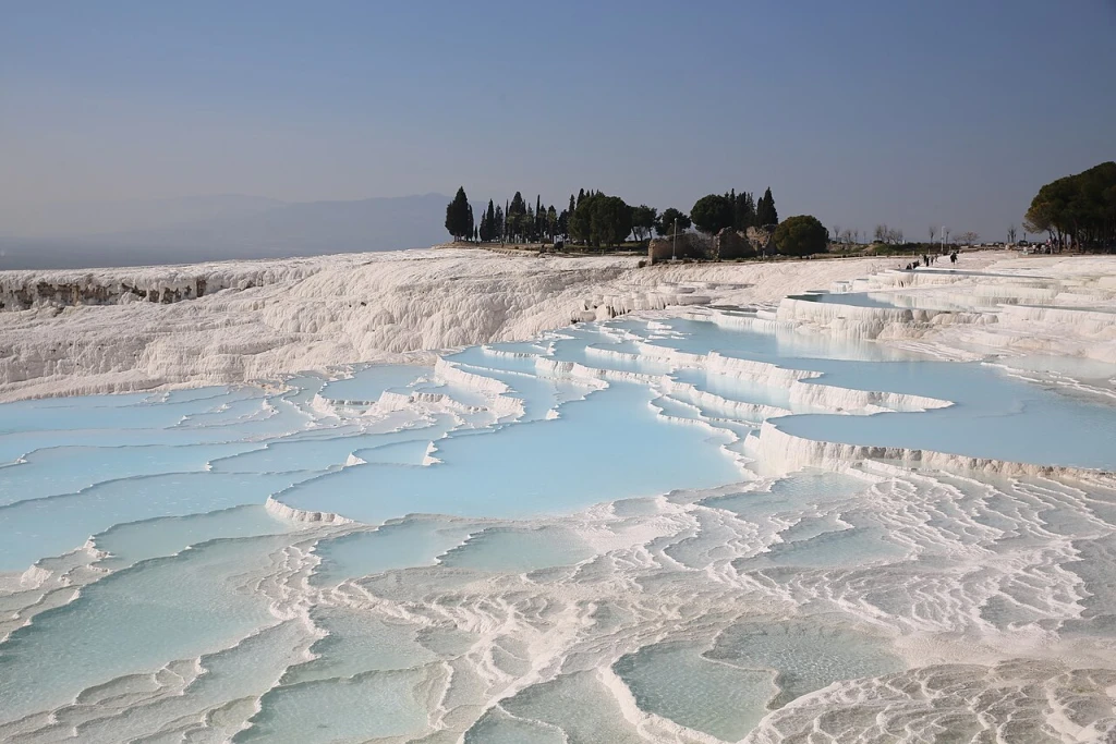 29 Ekim Özel Salda Gölü Pamukkale Kısıklı Kanyonu Kaklık Mağarası Çeşme Alaçatı Turu 2 Gece Konaklam...