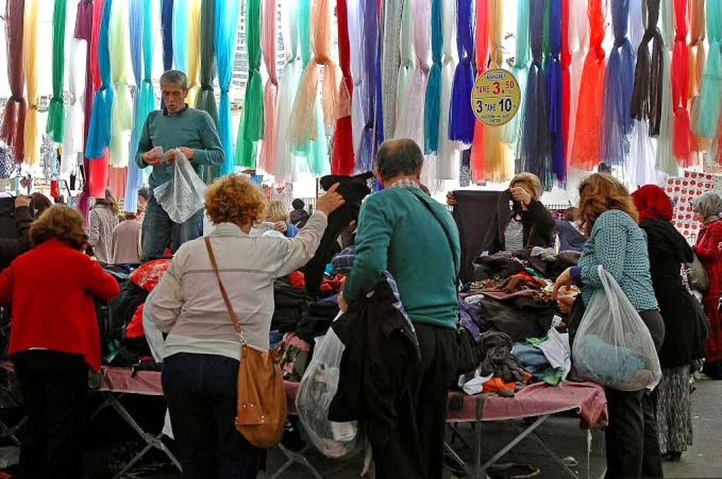 GÜNÜBİRLİK ALIŞVERİŞ TURU (Kadıköy Pazarı-Viaport)