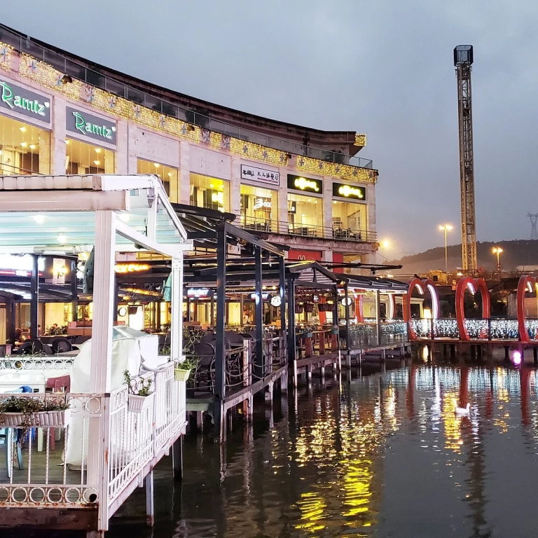 GÜNÜBİRLİK ALIŞVERİŞ TURU (Kadıköy Pazarı-Viaport)