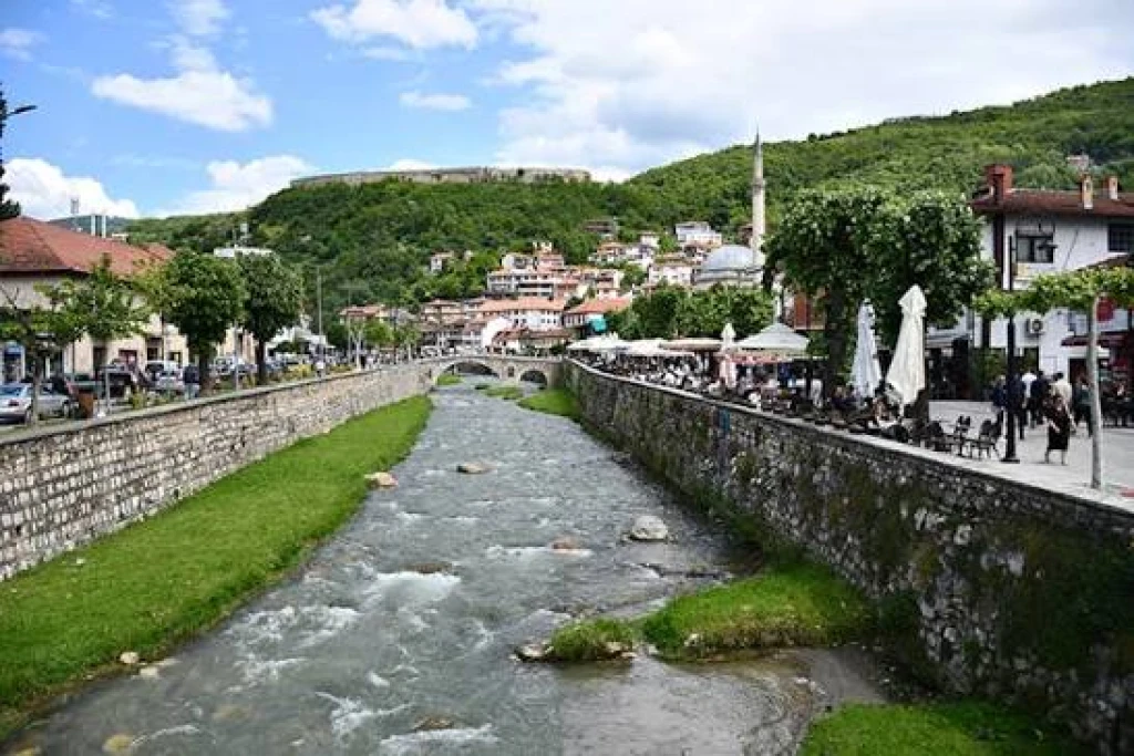 Balkan Güzelleri Ajet Havayolları ile Kosova Makedonya Turu