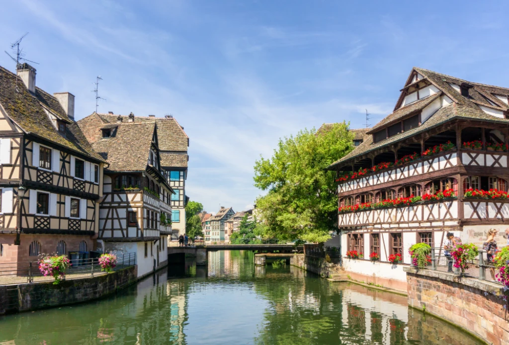 Direct Departure from Izmir: Magnificent Christmas Markets Tour – Switzerland – France – Germany