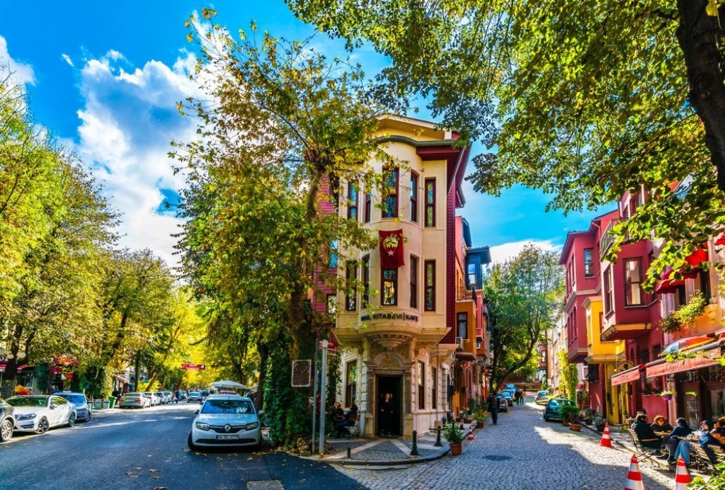 GÜNÜBİRLİK ÜSKÜDAR-KUZGUNCUK-BEYLERBEYİ SARAYI TURU 26 EYLÜL 2026