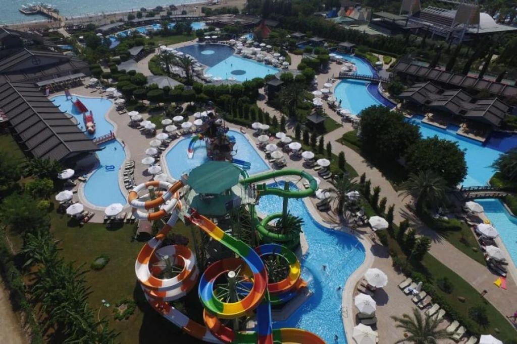 Limak Lara Deluxe Hotel Resort