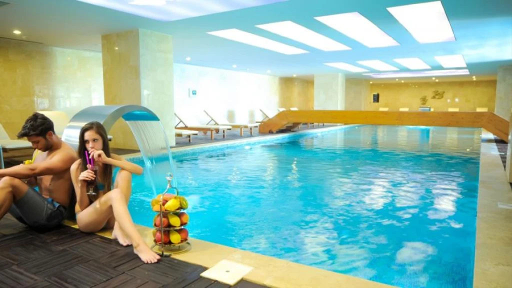 Cratos Premium Hotel & Port & Spa