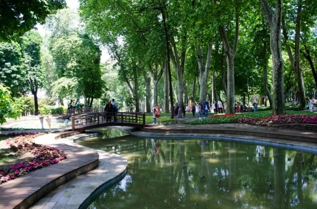 KARIŞ KARIŞ İSTANBUL