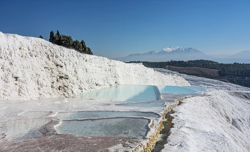 Pamukkale Gezi Rehberi: Travertenler ve Hierapolis Antik Kenti