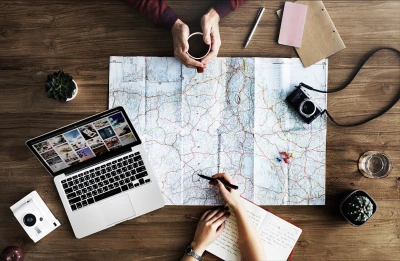 Uzaktan Çalışırken Seyahat: Dijital Nomad İçin Pratik İpuçları