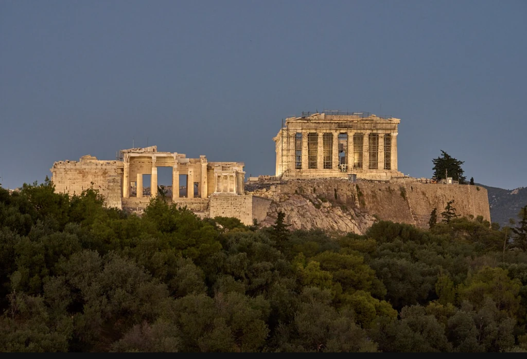 Roma mı Atina mı? Karşılaştırmalı Gezi Rehberi