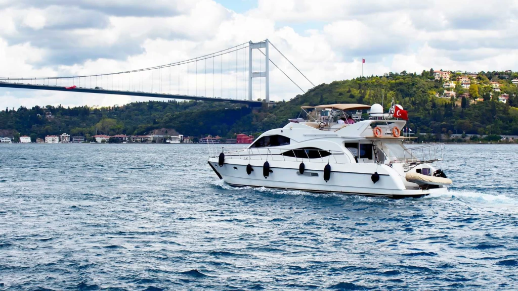 Luxury Bosphorus Sunset Yacht Cruise in Istanbul