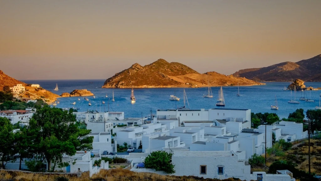 Çeşme Hareketli Selectum Blu Cruises ile Yunan Adaları Turu / 3 Gece & 4 Gün Konaklamalı / Çeşme Çıkışlı
