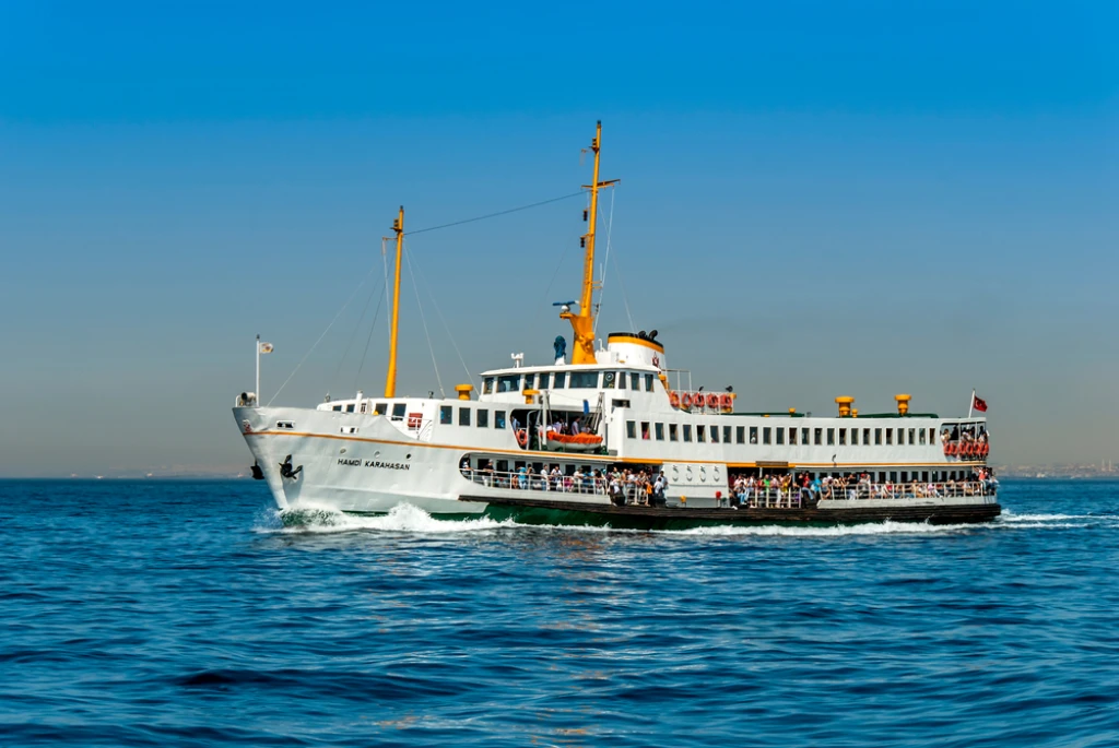 GÜNÜBİRLİK ÖZEL TEKNE İLE İSTANBUL ADALAR  (BÜYÜKADA-HEYBELİADA) VE EMİNÖNÜ TURU 6 EYLÜL 2026