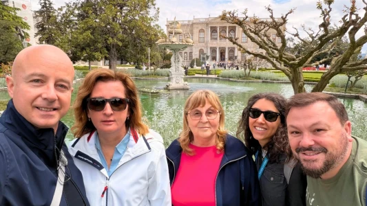 Istanbul Layover Tour: Bosphorus Cruise & Dolmabahce Palace from Airport